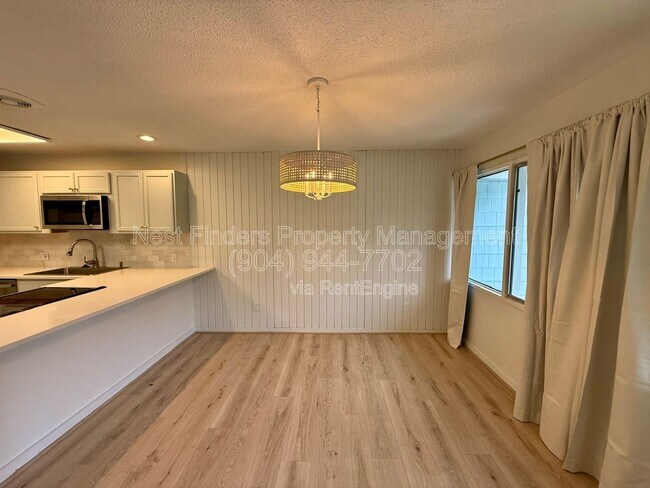 Building Photo - 222 7th St