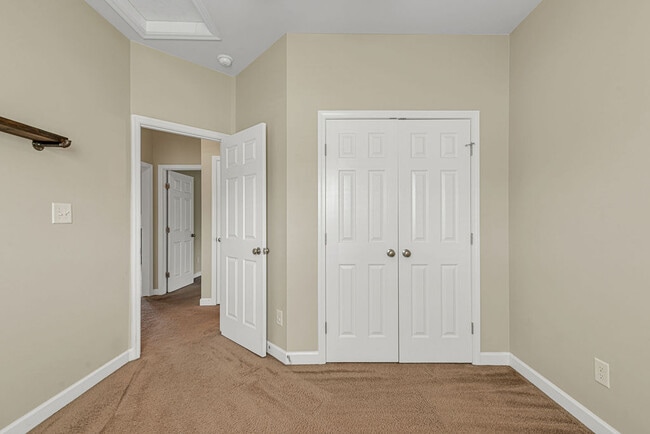 Building Photo - 238 Silver Hills Dr