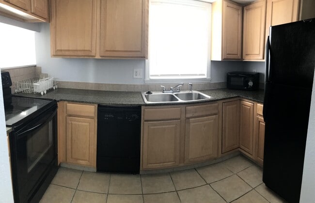 Building Photo - 1000 S Semoran Blvd