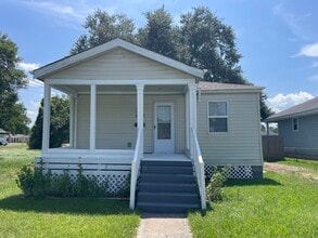 Building Photo - 2422 Stafford St