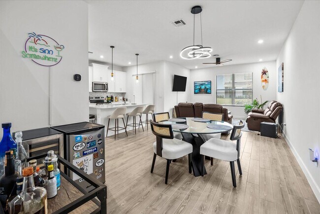 Building Photo - 14042 SW Thorens Dr