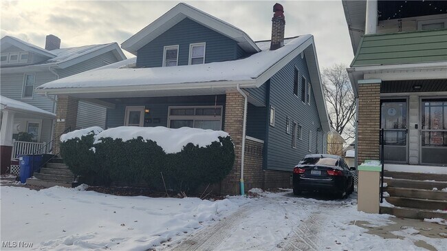 Building Photo - 3334 W 129th St