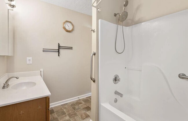 Building Photo - 141 Clover Valley Dr