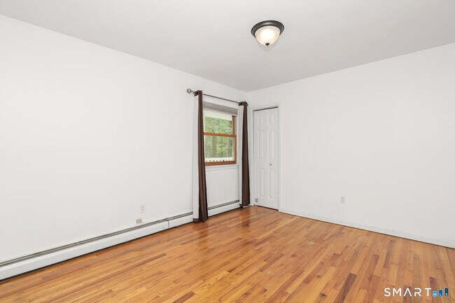 Building Photo - 122 Deforest Rd