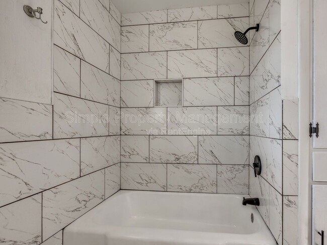 Building Photo - 611 Garth Brooks Blvd