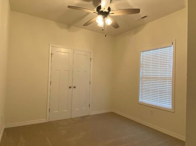 Building Photo - NEW LUXURY 3 BED 2 BATH 2 CAR GARAGE DUPLEX