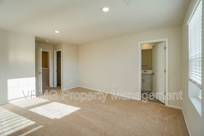 Building Photo - 2641 NE 115th Pl.