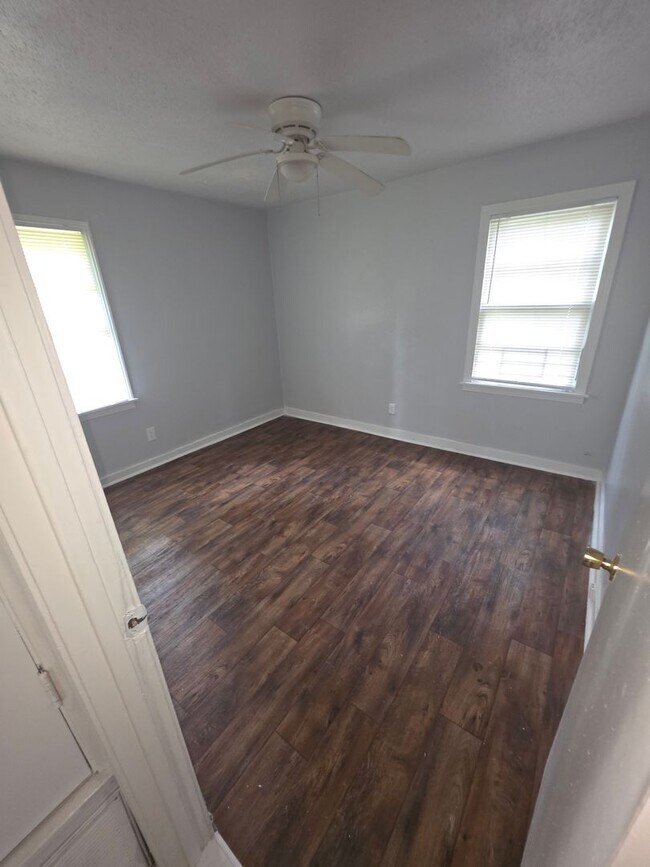 Building Photo - 3133 Monticello Dr