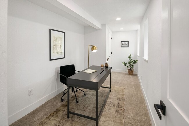 Building Photo - Beautiful Home in Seward Park!