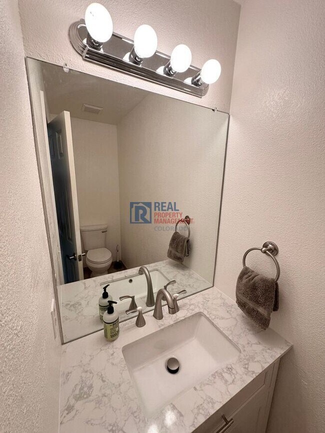 Building Photo - 2032 S Xenia Way