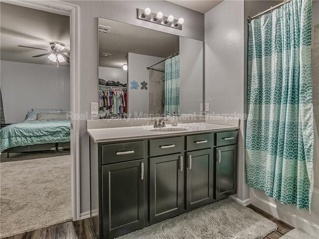 Building Photo - 1912 Autumn Way