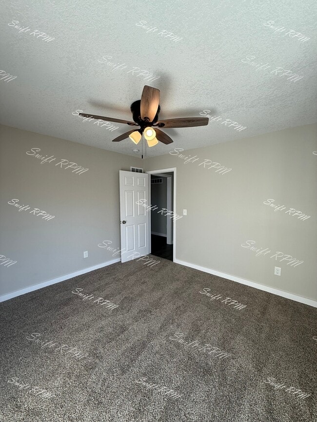 Building Photo - 119 Kickapoo St