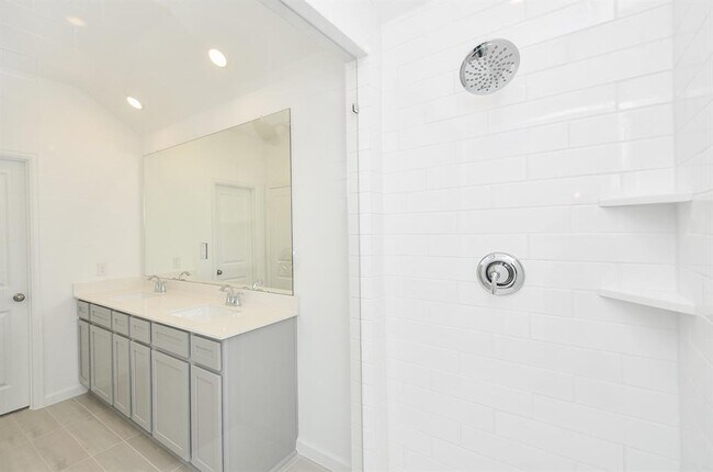 Building Photo - 5459 Holly Hvn Ct
