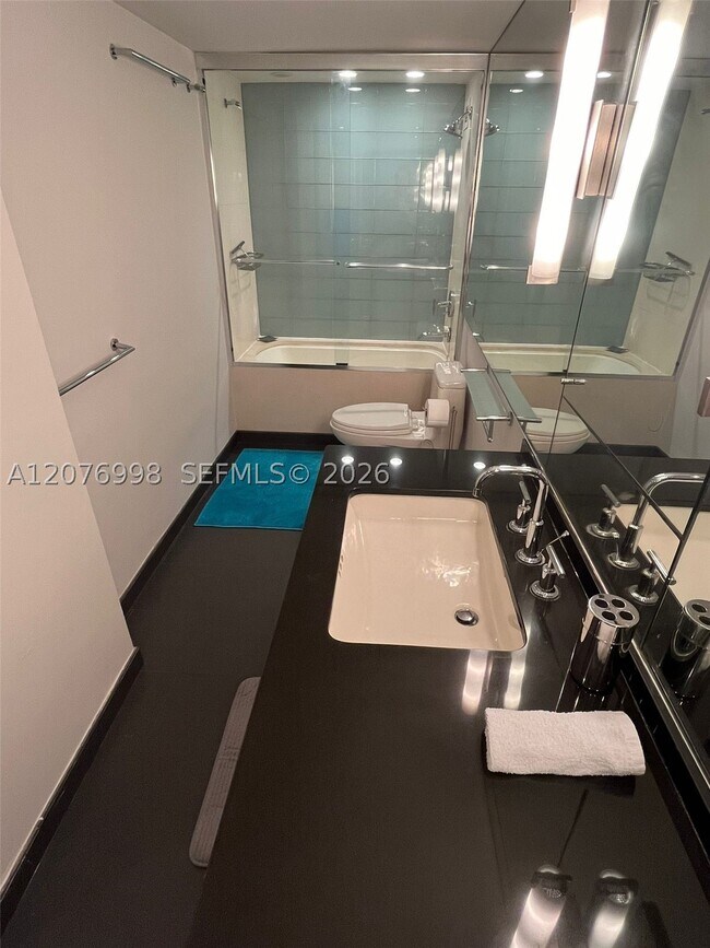 Building Photo - 5161 Collins Ave