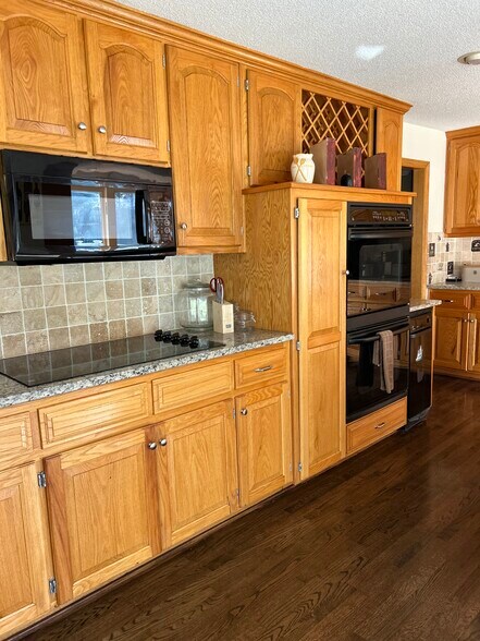 Building Photo - 1205 N Parker St