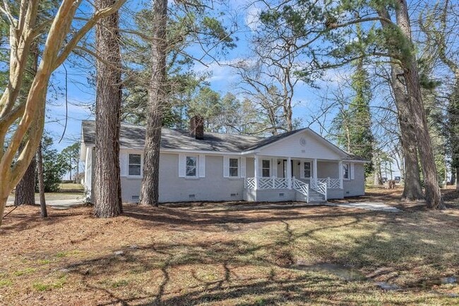 Primary Photo - 412 Circle Dr