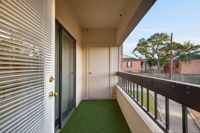 Building Photo - 2211 S Braeswood Blvd