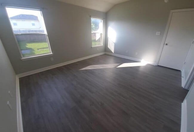 Building Photo - 14927 Diamond Way