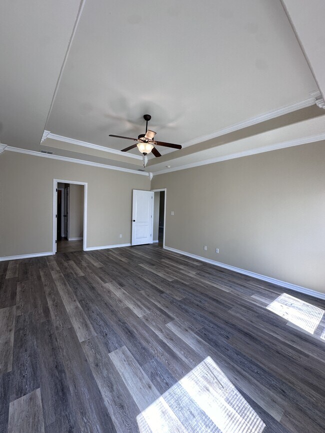 Building Photo - 5813 Aava Dr