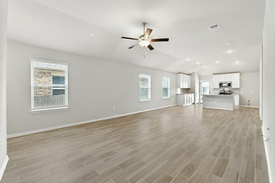 Building Photo - 149 Hackberry Ln