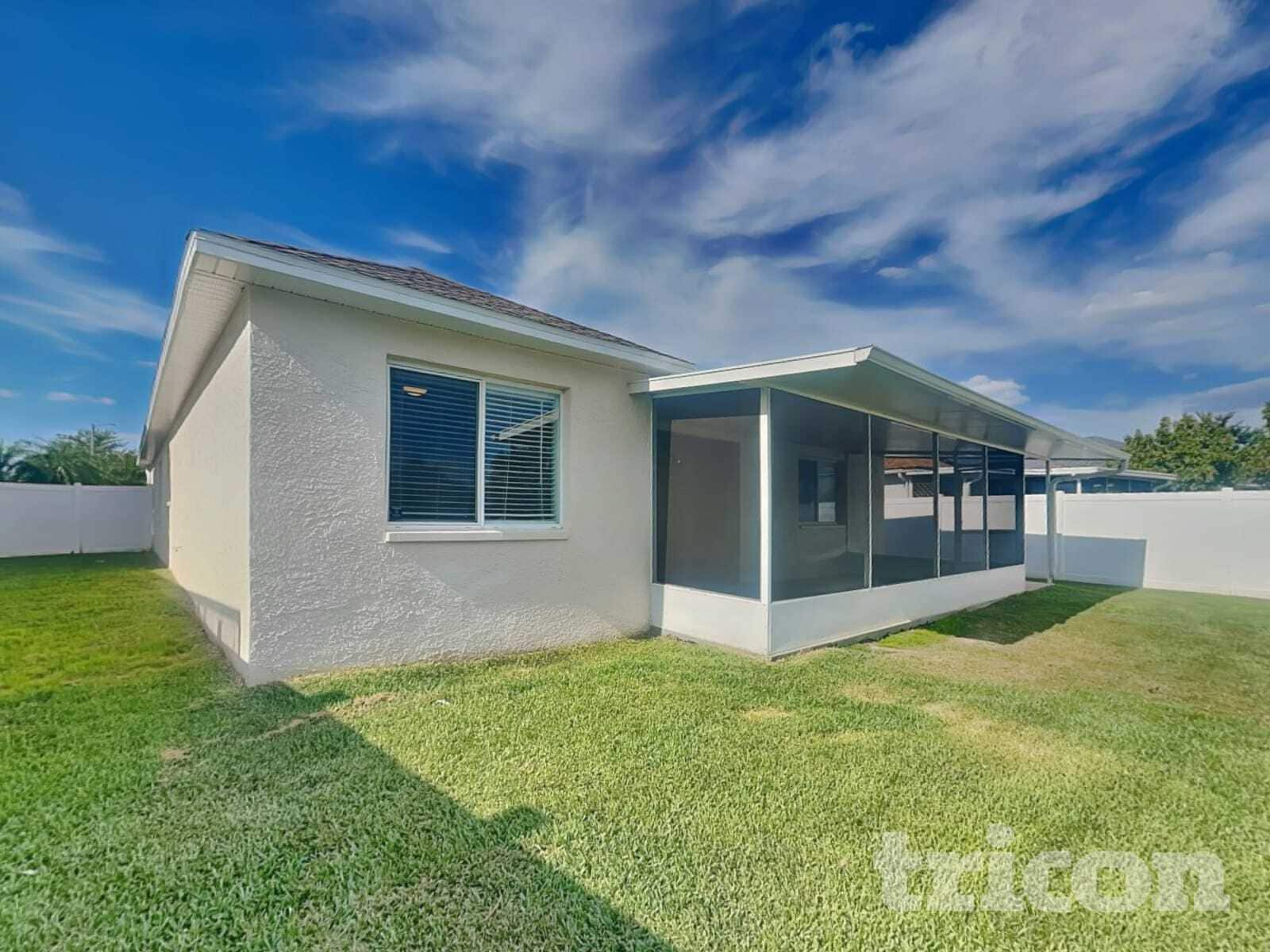 Building Photo - 27909 Breakers Dr