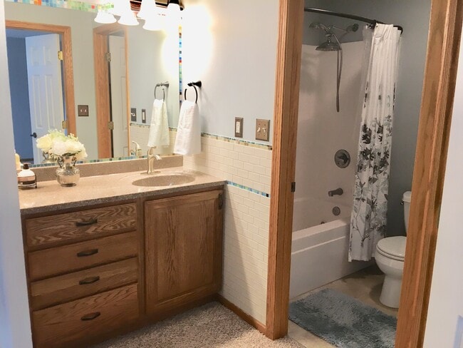 Building Photo - 5306 Meadowlark Ln