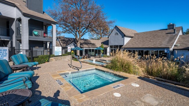 Building Photo - 6000 Oakmont Trail
