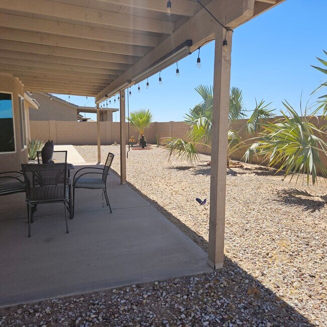 Building Photo - 4174 S Sunflower Dr