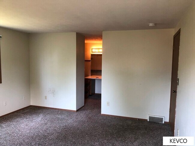 Building Photo - Charming Home in Beautiful Neighborhood by Park!