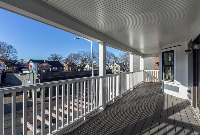 Building Photo - 150-152 Huron Ave