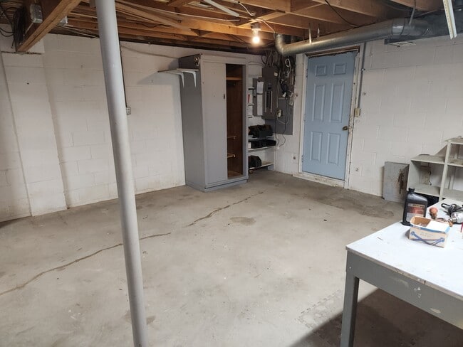 Building Photo - 667 Winesap Cir