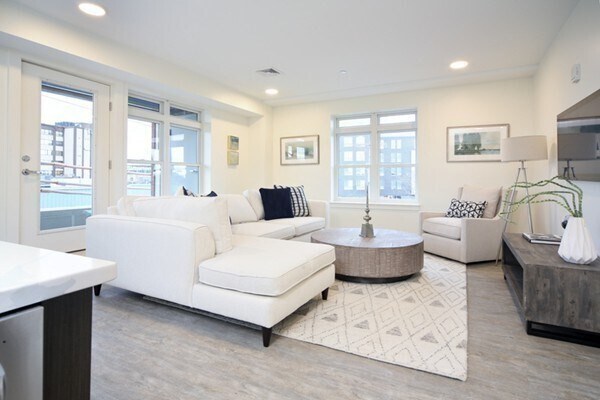 Primary Photo - 20 Penniman Rd
