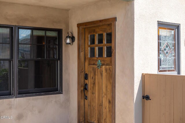 Building Photo - 117 Tujunga Ave