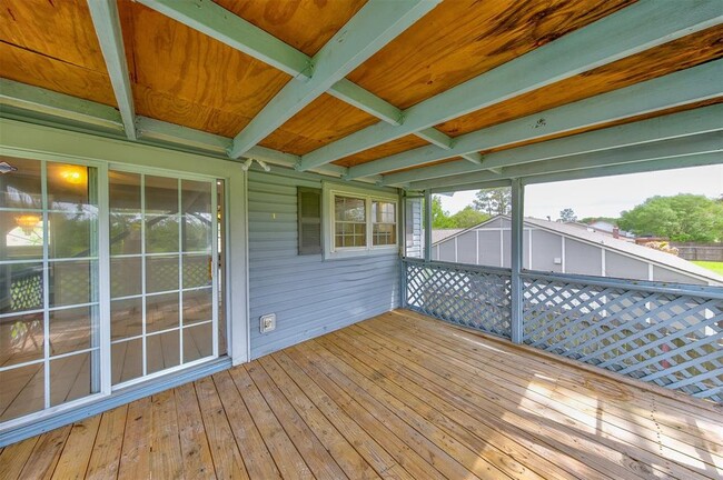 Building Photo - 263 E Castle Harbour Dr