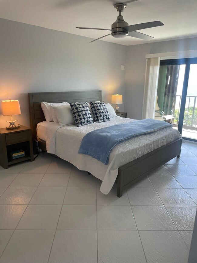 Building Photo - 801 S Ocean Dr