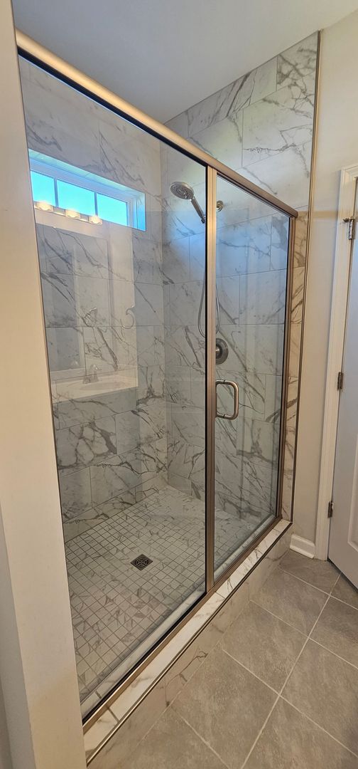 Building Photo - Glenmoor 3BR/2BA – Minutes from Downtown C...