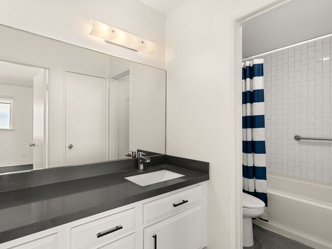 Building Photo - 1472 S Camino Real