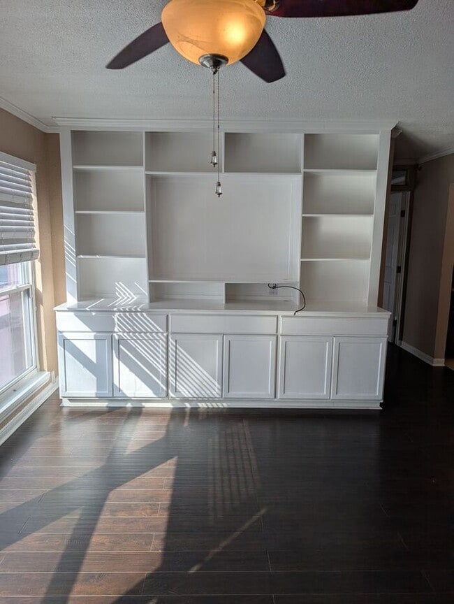 Building Photo - 1BR Condo w/ Pool & Covered Parking by The Galleria