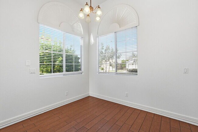 Building Photo - Huron