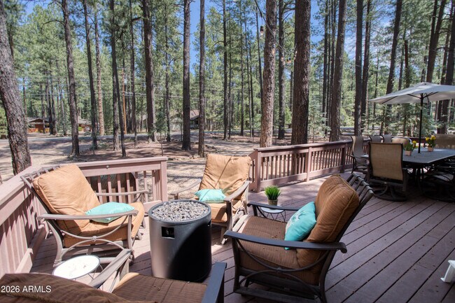 Building Photo - 7897 Country Club Dr