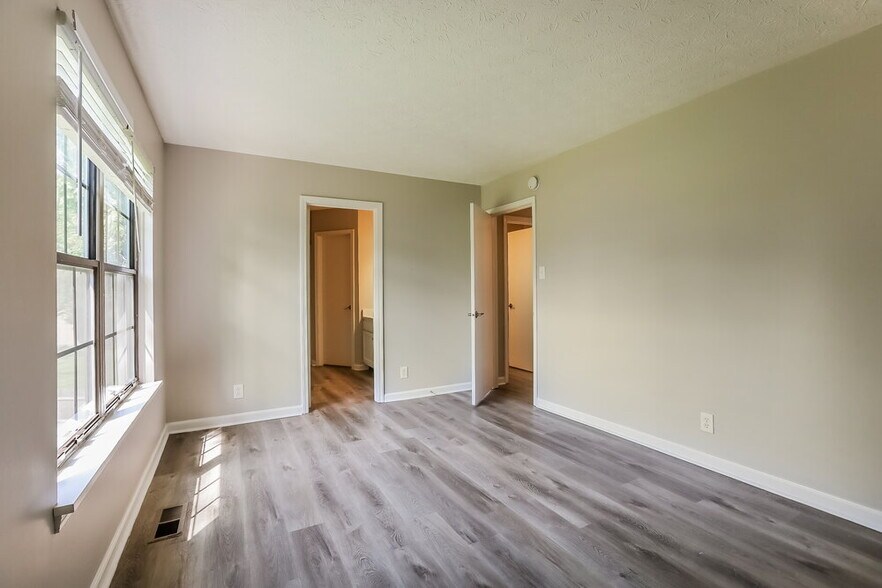 Building Photo - 6722 Foxfire Dr