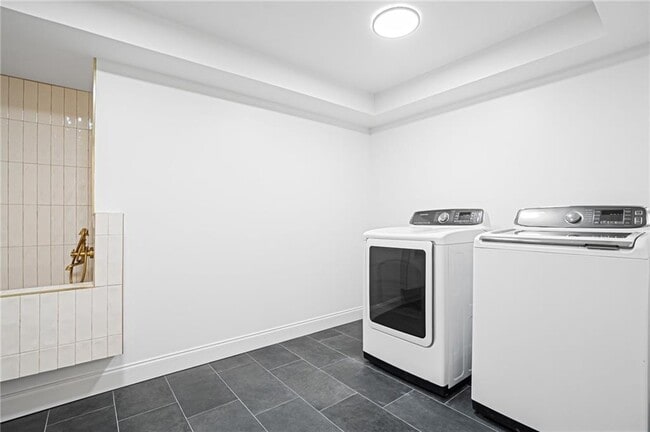 Building Photo - 200 Nestor Ct
