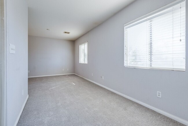 Building Photo - 5225 Shreve Ave
