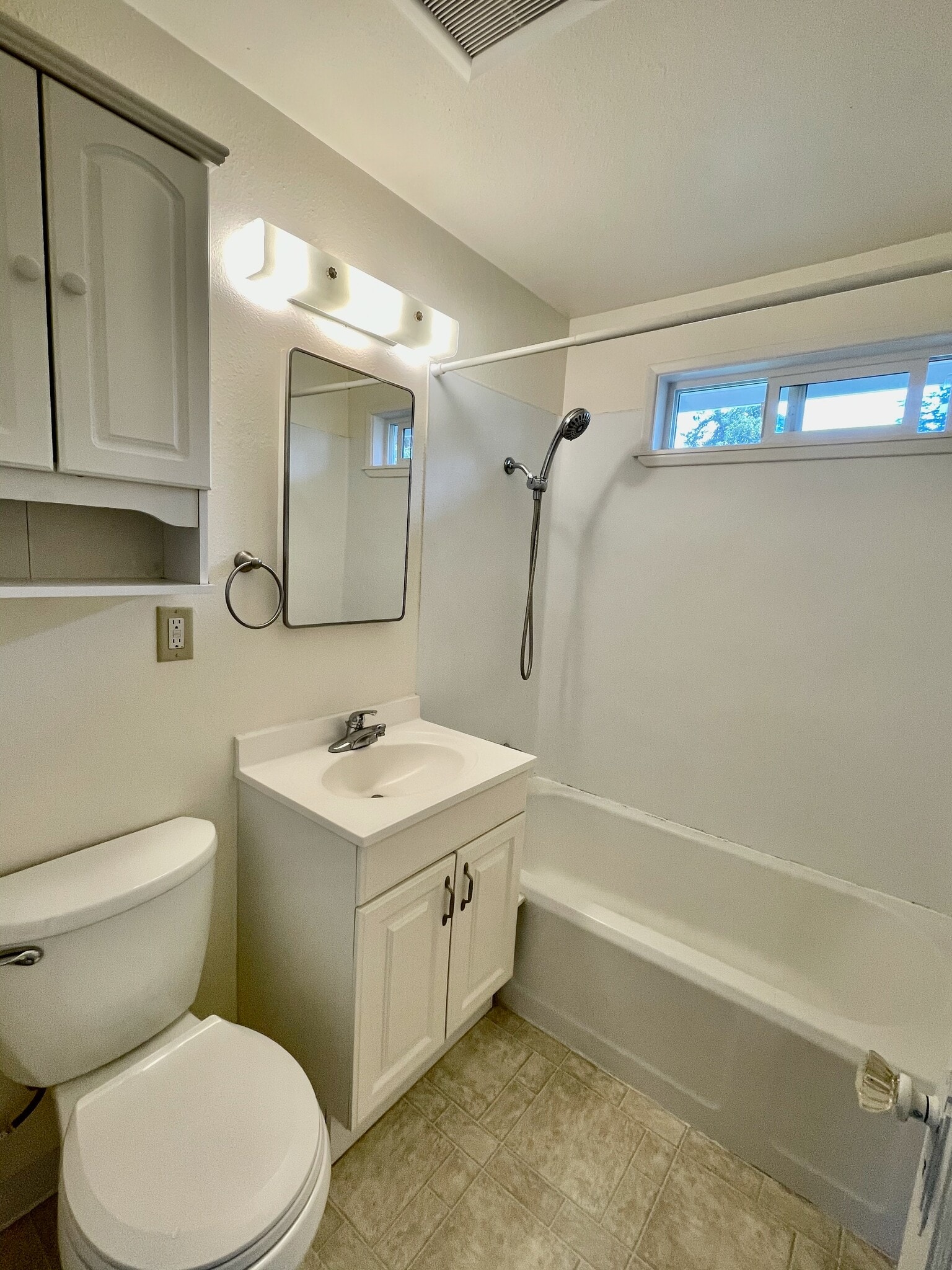 Bathroom - 1103 Brawne Avenue NW