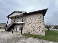 Building Photo - Weston St.