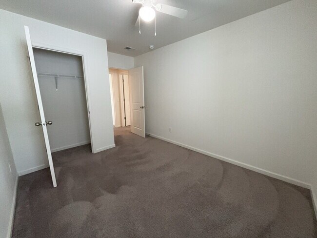 Building Photo - 114 Rockingham Way