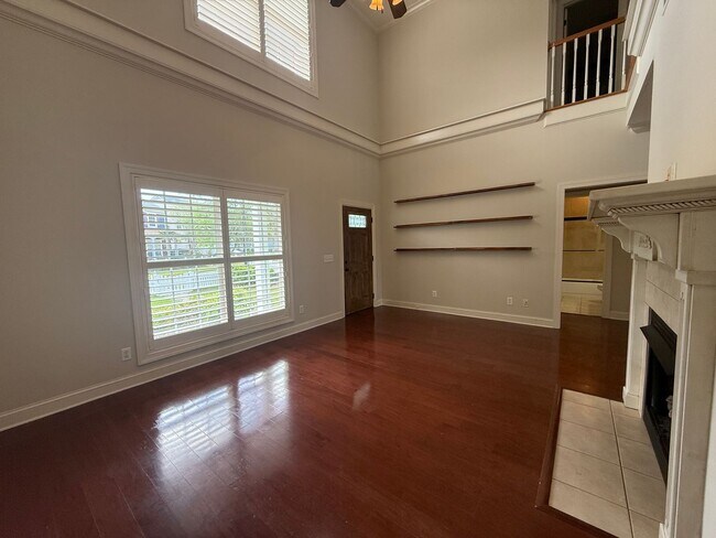 Building Photo - 131 Gallery Way