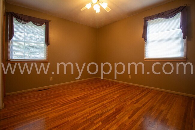 Building Photo - Great 3-Bedroom House on Westwood Lane