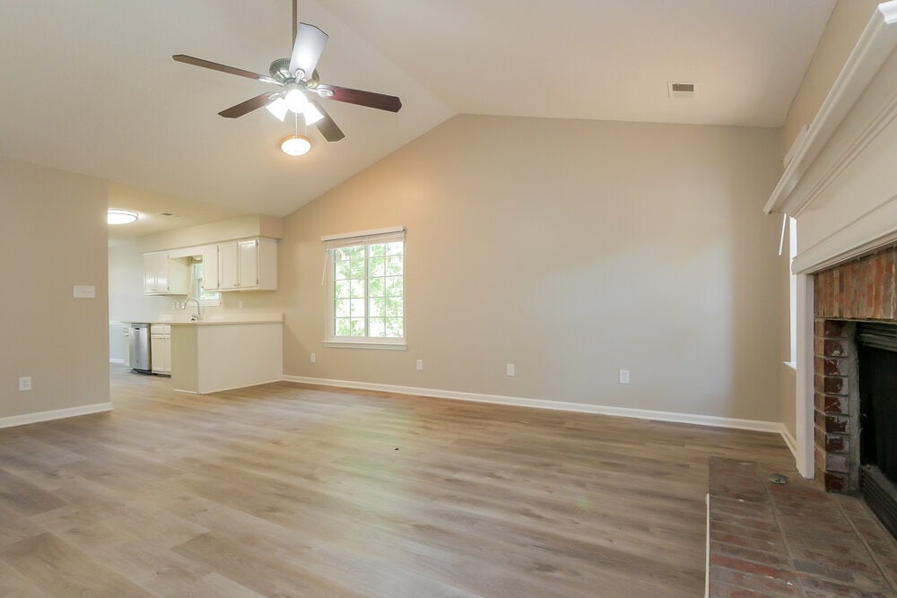 Building Photo - 1575 Elizabeth Ln
