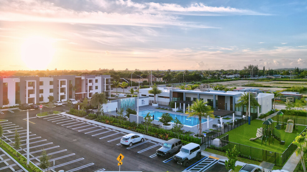 Clubhouse and Pool Area - The Avenue at Naranja